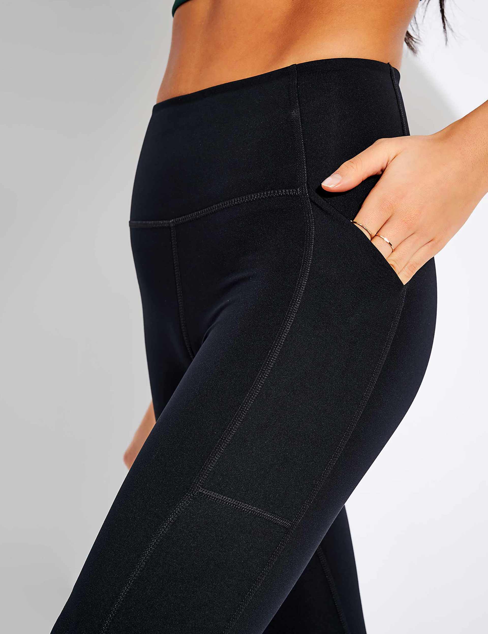 High Waisted 7/8 Pocket Legging - Black - Image 4