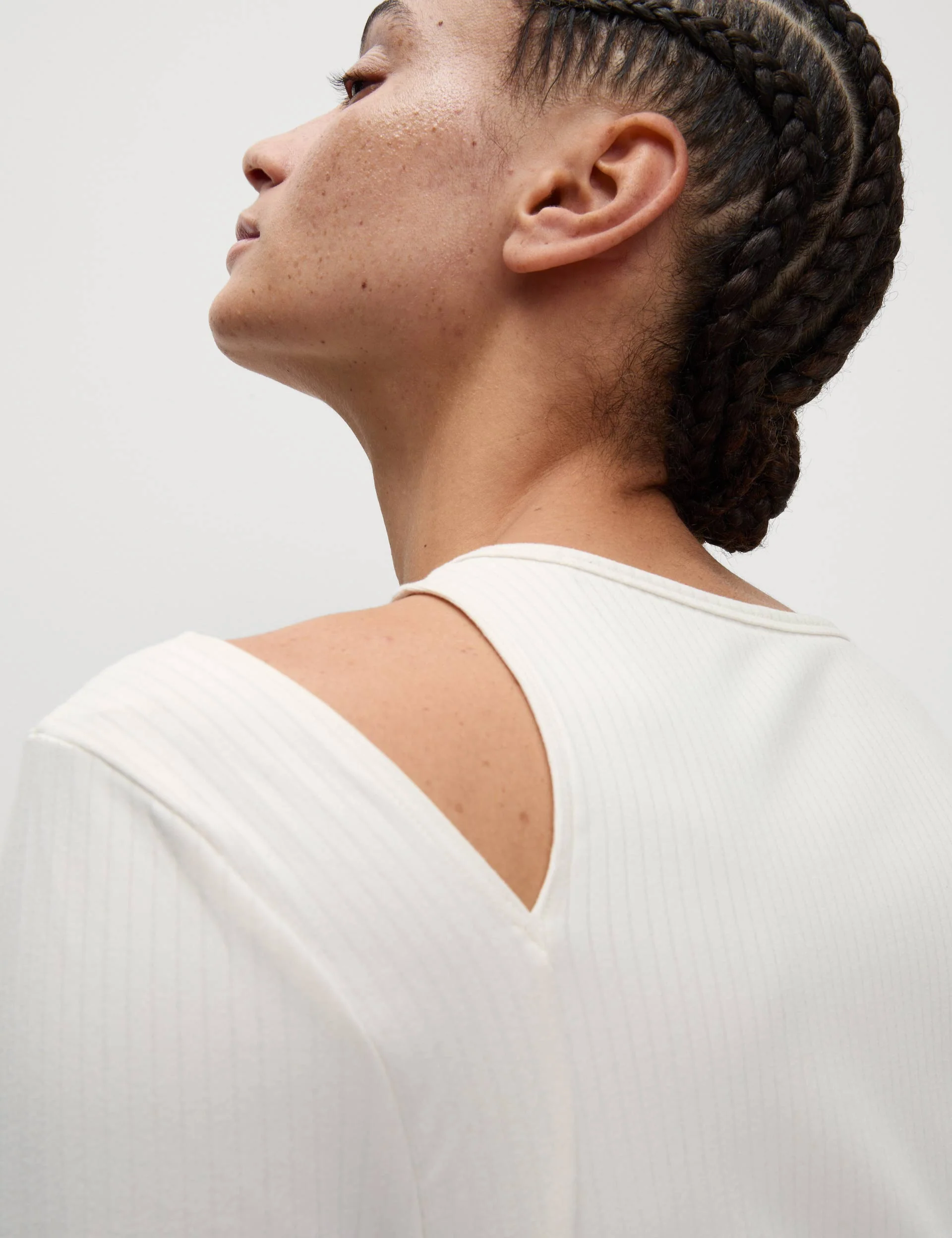Rib Cold Shoulder Fitted Yoga Top - Ivory - Image 4