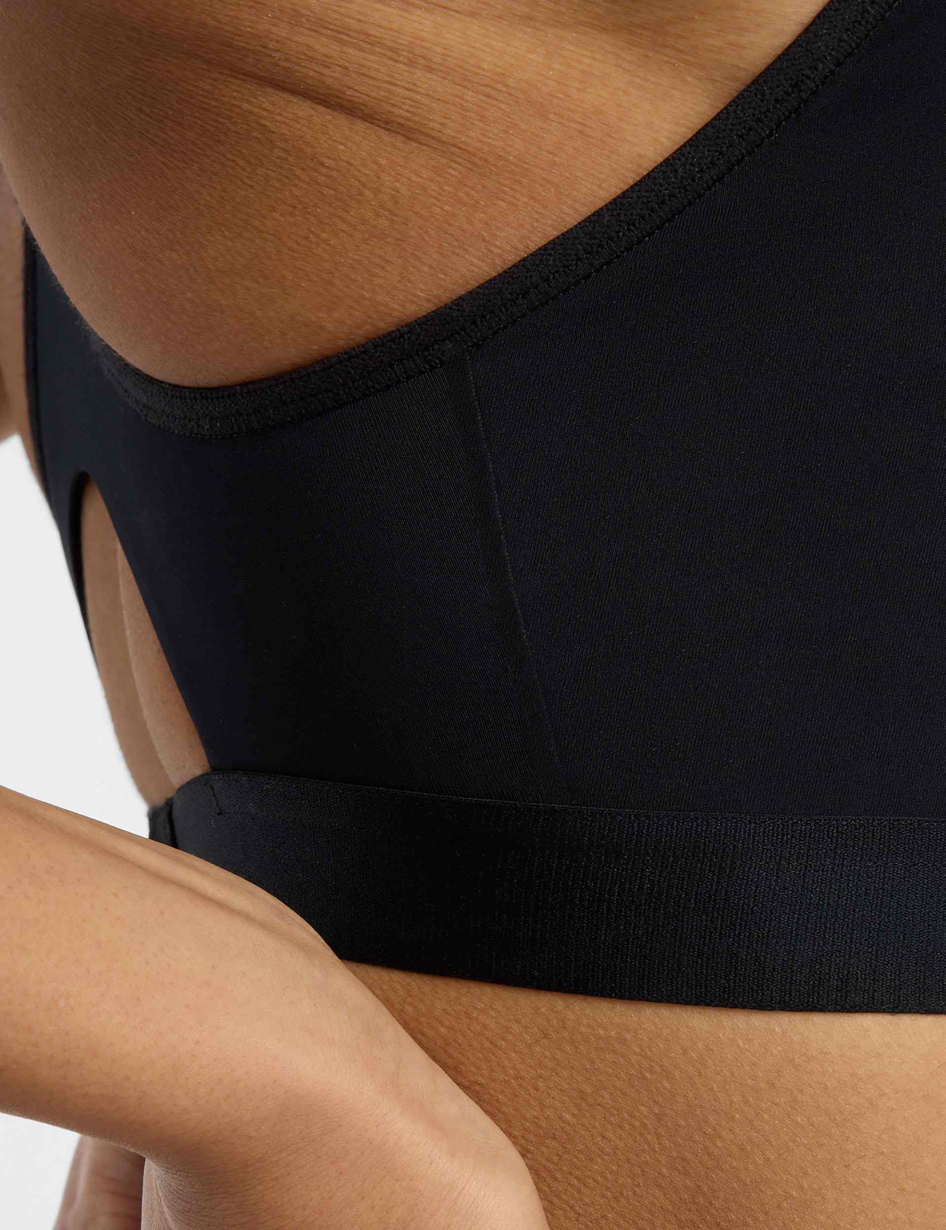 NB Essential Run Bra - Black - Image 7