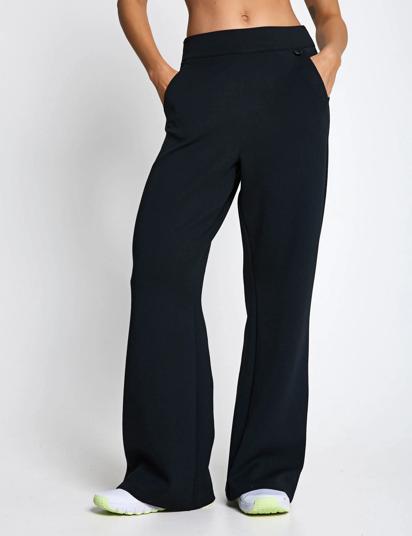 24.7 ImpossiblySoft Dri-FIT Loose Flared Pants - Black/Dark Smoke Grey