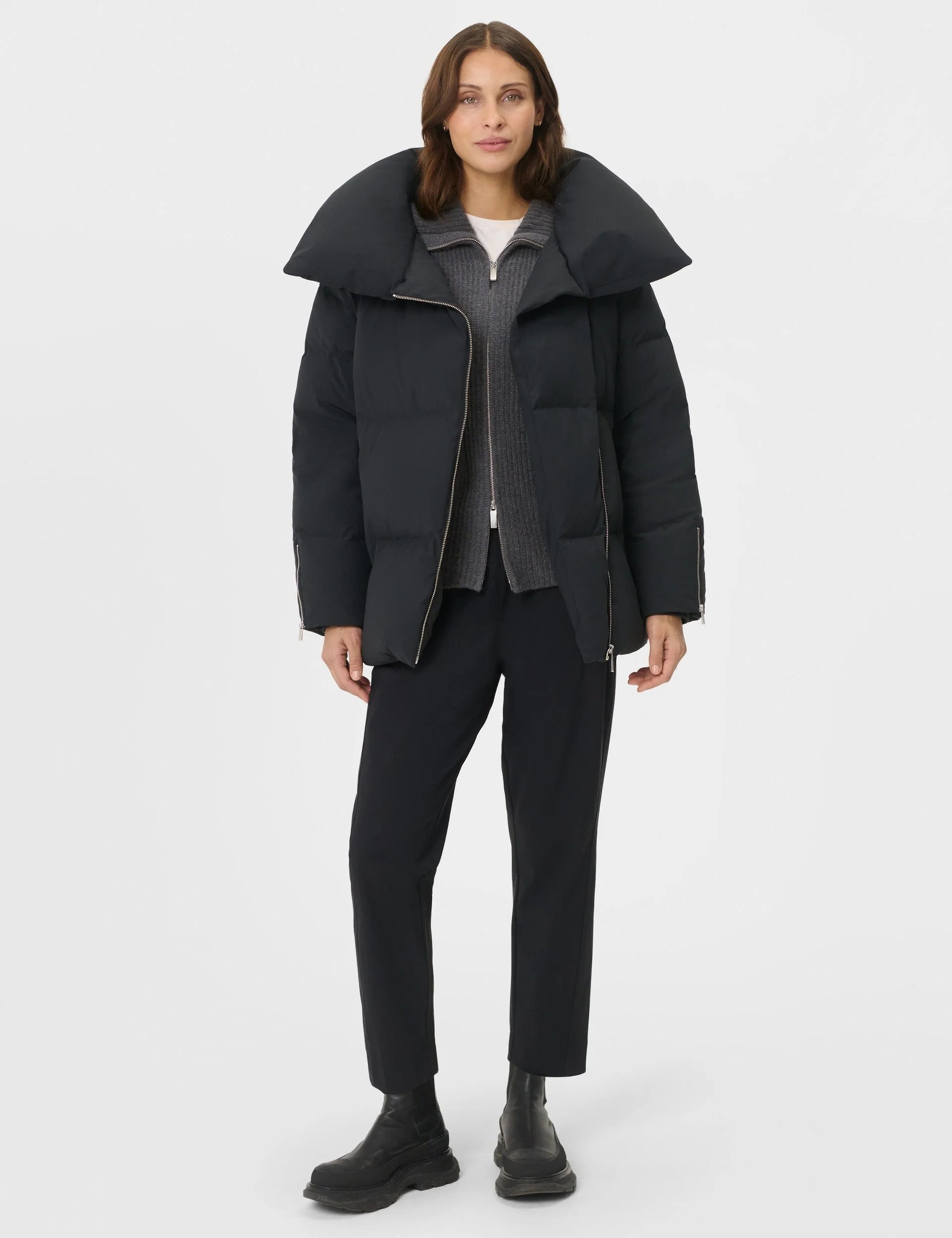 Nimbus Cloud Short Puffer - Black - Image 6
